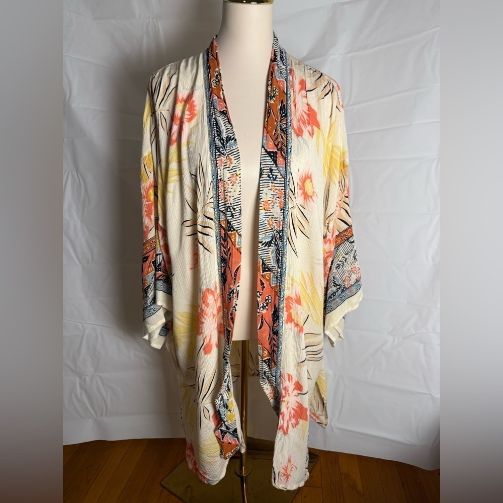 Billabong Floral Cape with Multicolor Design - Picture 1 of 7